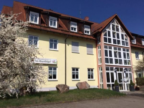  Hotel & Restaurant am Rosenhügel  Юхзен